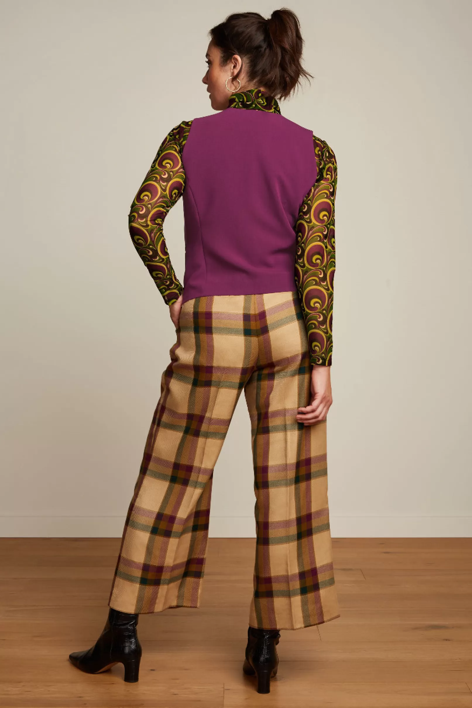 betsy_rollneck_top_patchouli_5.webp Tops & Shirts*King Louie Betsy Rollneck Top Patchouli Olive Green