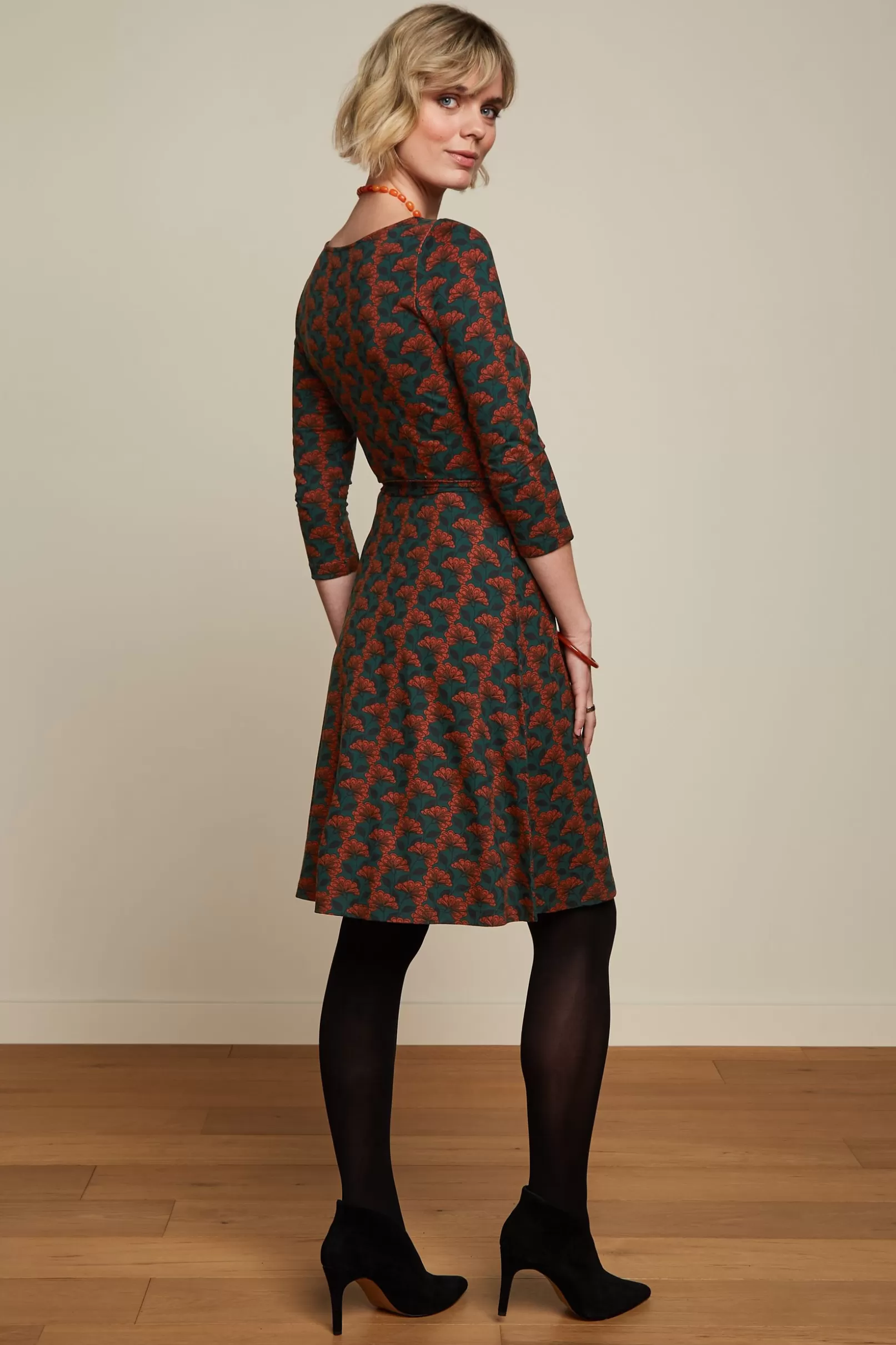 betty_dress_noushh_2.webp Jurken*King Louie Betty Dress Noushh Pine Green