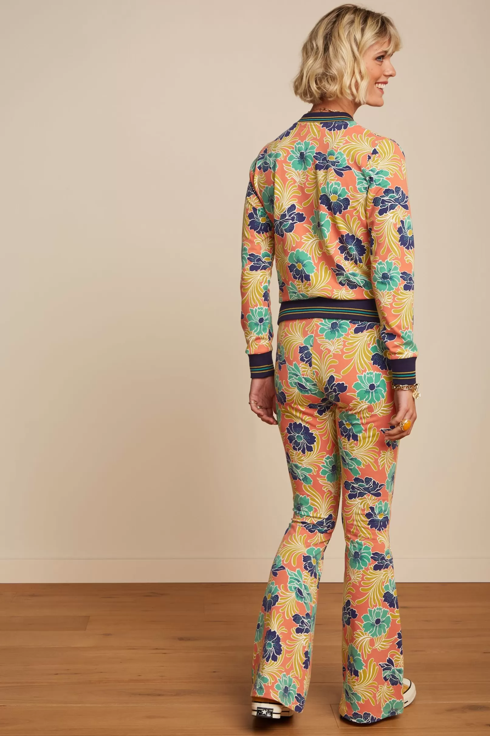 border_flared_pants_lake_2.webp Broeken*King Louie Border Flared Pants Lake Langoustino Orange