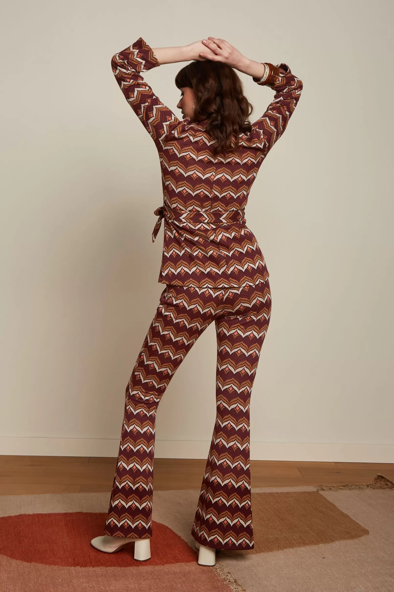 border_flared_pants_lounge_2.webp Broeken*King Louie Border Flared Pants Lounge Cabernet Red