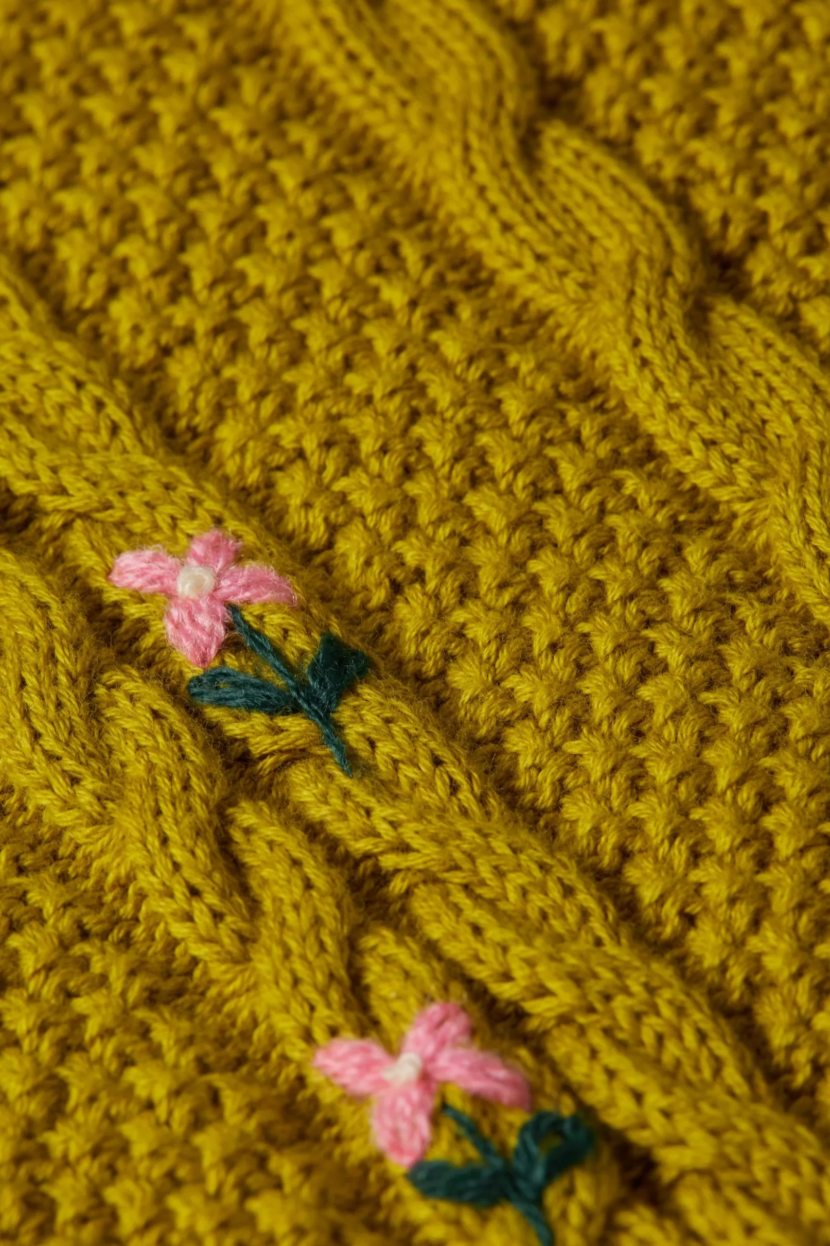 cardi_roundneck_euphoria_3.webp Vesten*King Louie Cardi Roundneck Euphoria Curry Yellow