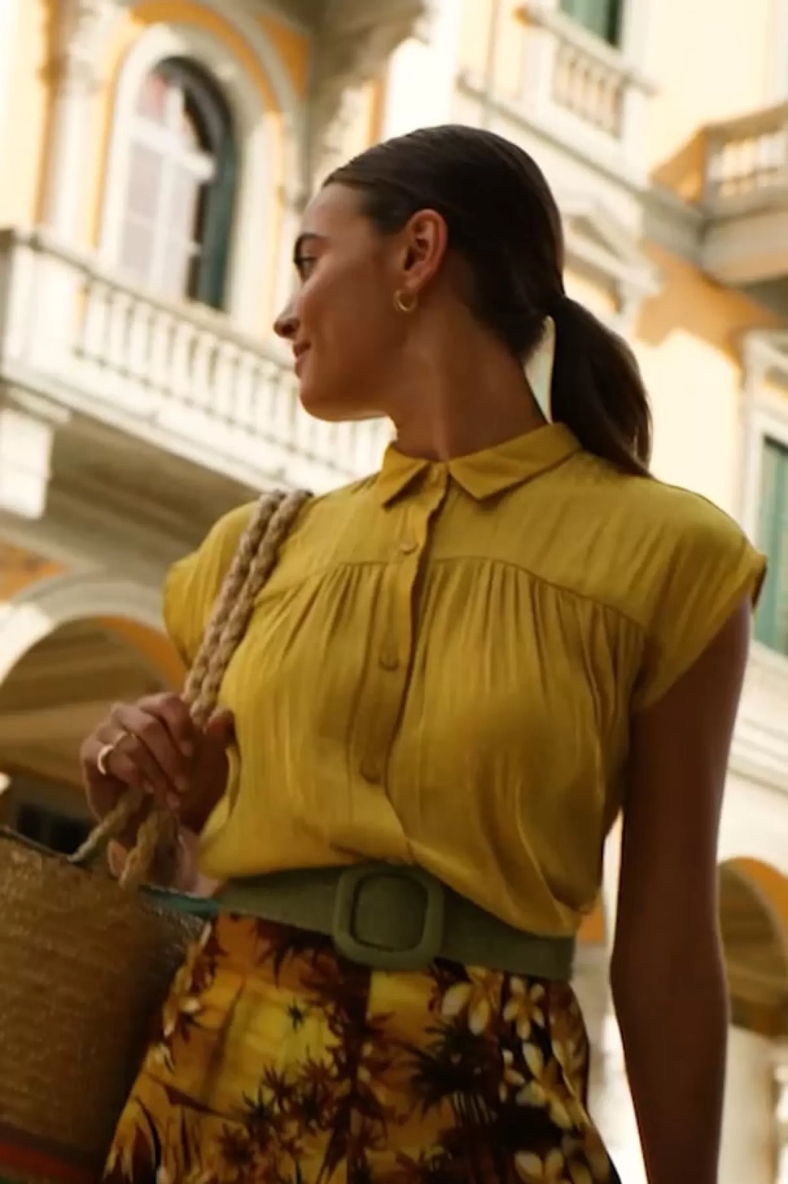 fintan_shorts_emerald_2.webp Broeken*King Louie Fintan Shorts Emerald Amarillo Gold