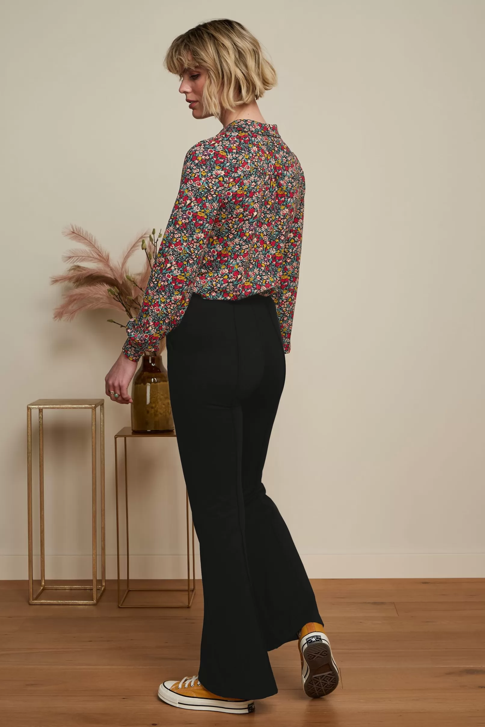 gael_pintuck_pants_aurora_2-1.webp Broeken*King Louie Gael Pintuck Pants Aurora Black