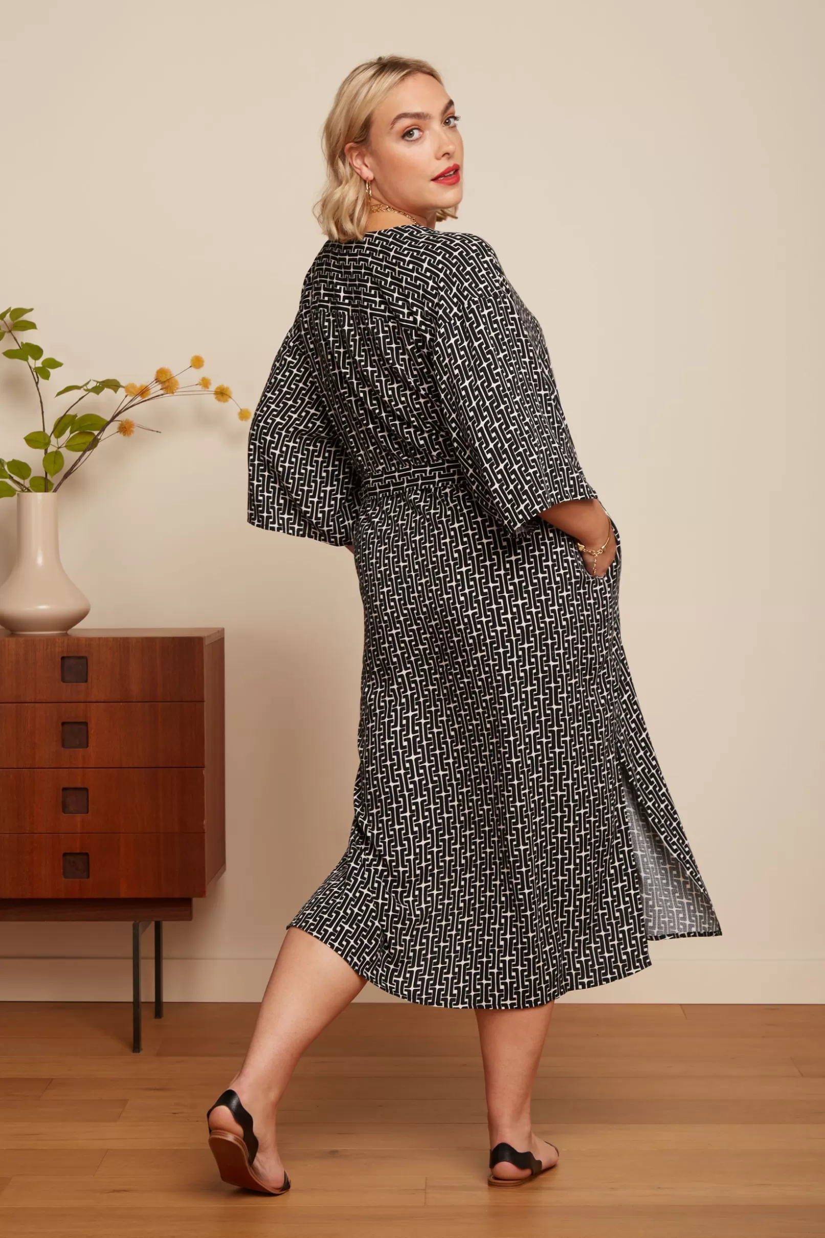 kiki_kaftan_frankie_2.webp Jurken*King Louie Kiki Kaftan Frankie Black