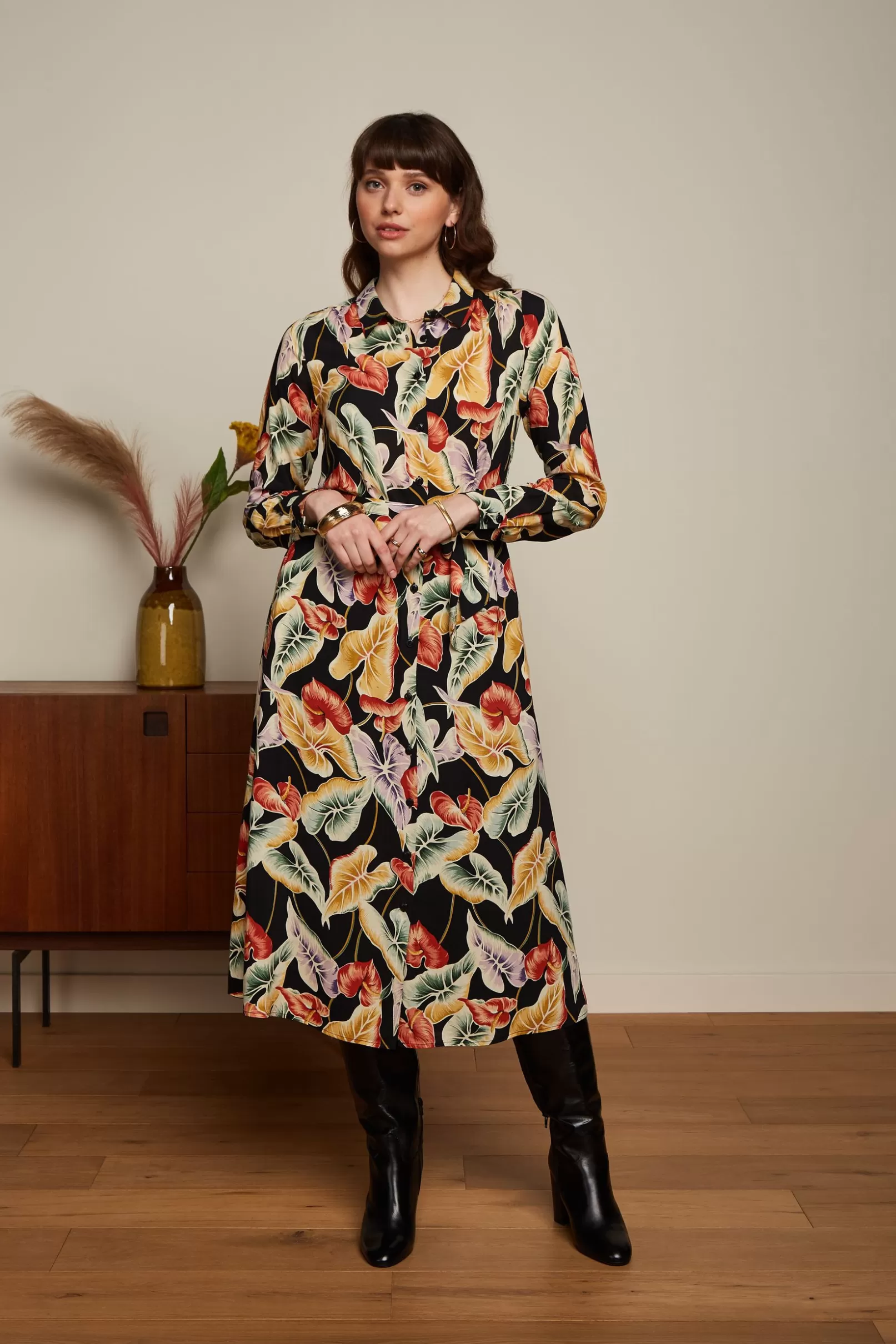 olive_midi_dress_marmora_0.webp Jurken*King Louie Olive Midi Dress Marmora Black