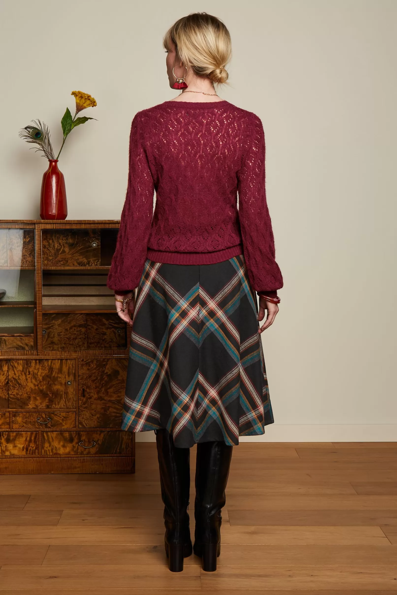 v_neck_borgo_2-1.webp Truien*King Louie V Neck Borgo Cabernet Red