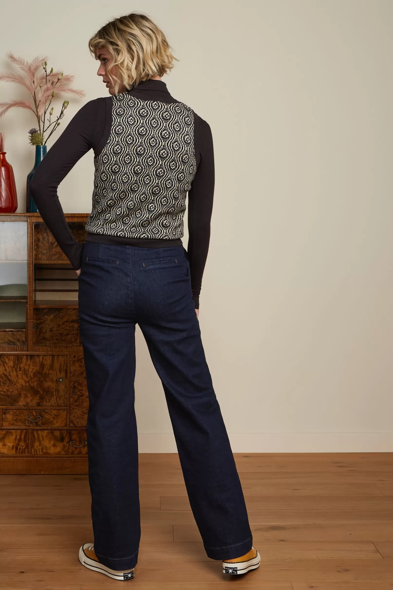 v_neck_spencer_maurice_2.webp Tops & Shirts*King Louie V Neck Spencer Maurice Black