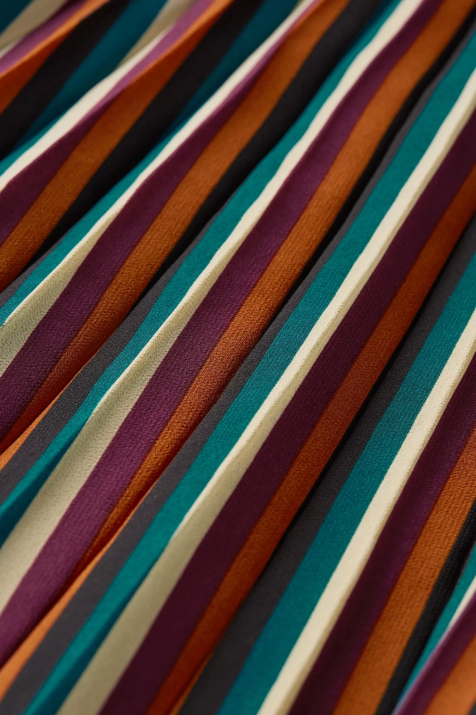 virna_dress_piso_plisse_5.webp Jurken*King Louie Virna Dress Piso Plisse Black