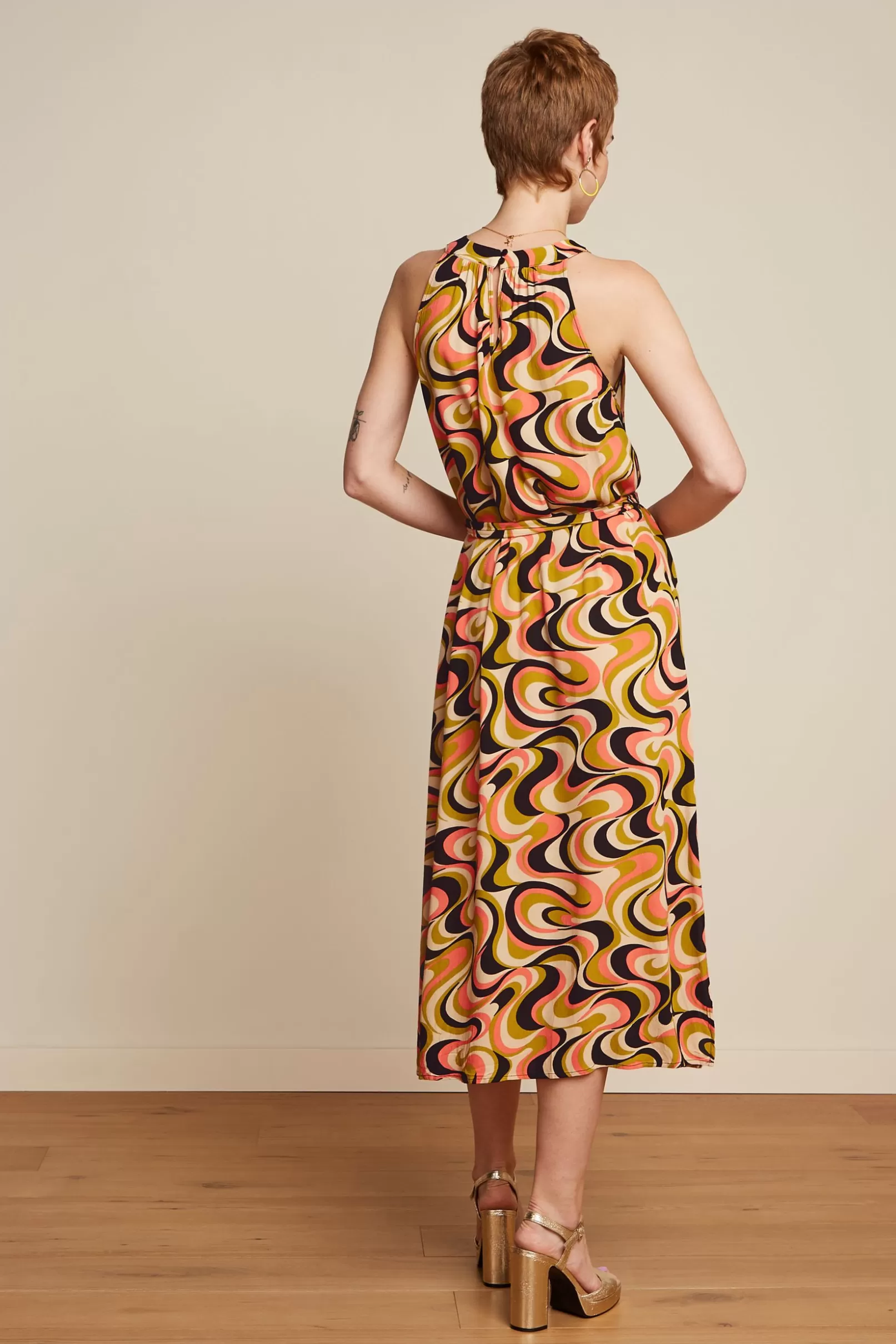 virna_midi_dress_manic_2.webp Jurken*King Louie Virna Midi Dress Manic Spring Yellow
